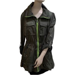 BCBGeneration army green raincoat Size Large NWT